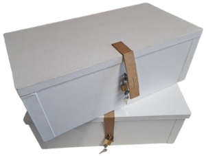 boites_blanches_cadenas-removebg-preview