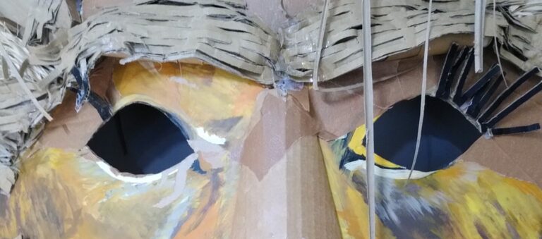 Lire la suite à propos de l’article Création de décors et accessoires uniques en carton pour le spectacle vivant​