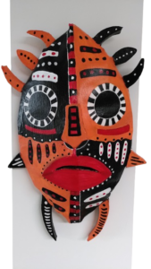 masque noir orange et rouge